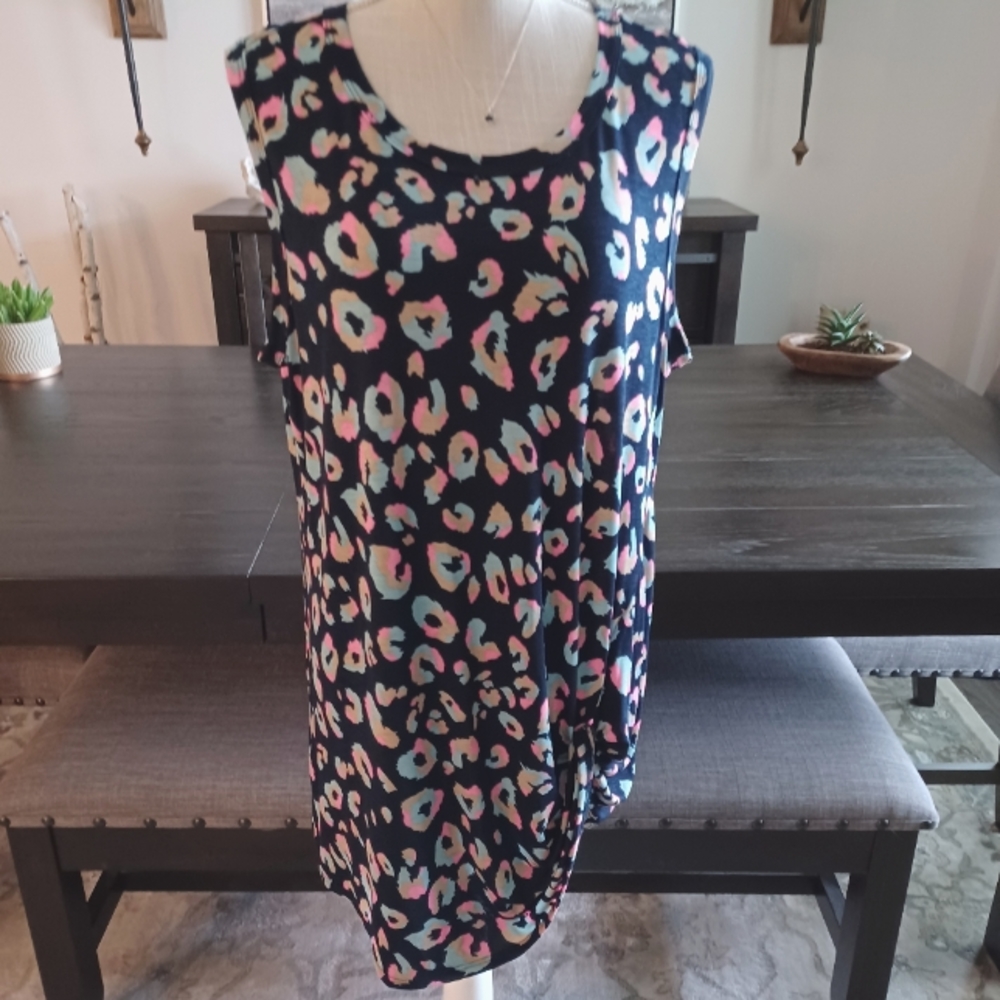 Heimish USA Sleeveless Leopard Print Tie Knot Top Size 2X